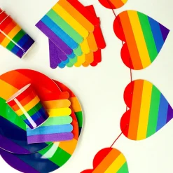 Flying Tiger Plastmuggar. 4 st^ Happy Pride!|Festdekorationer